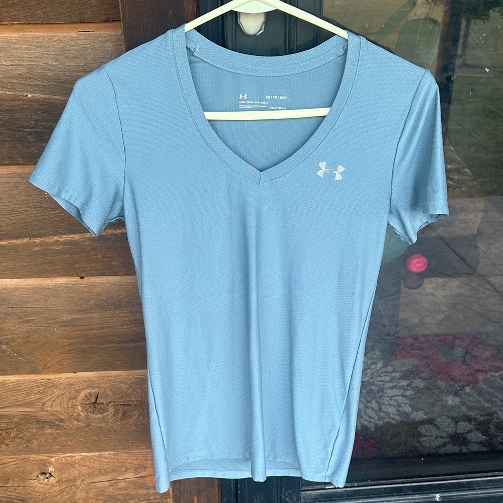 Under Armour Women's Light Blue V-Neck Tee